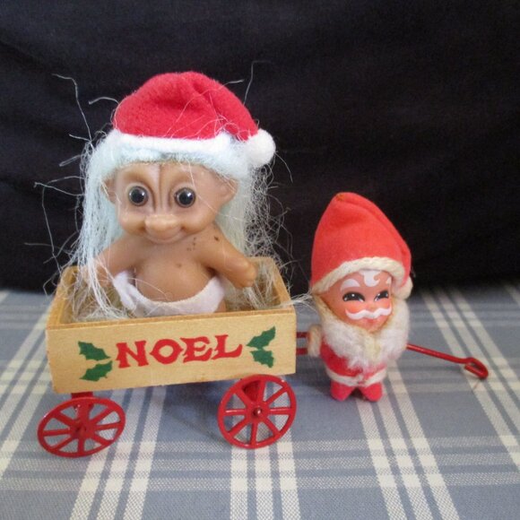 FINAL SALE Santa Liddle Kiddle Mattel & Russ Berrie baby Santa Troll Doll Wagon - Picture 2 of 12